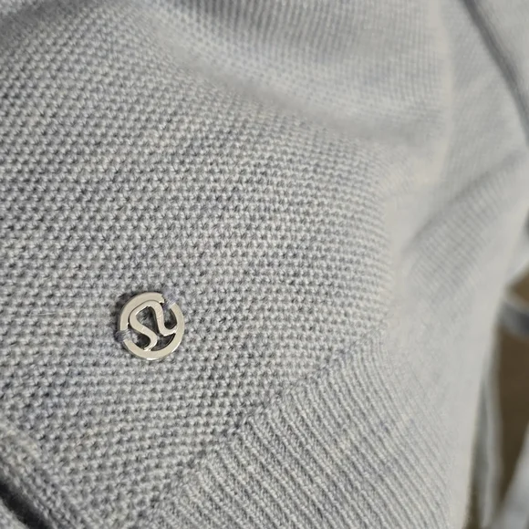 Lululemon Athletica Blue Merino Wool Sweater Sz 6 - Picture 3 of 9
